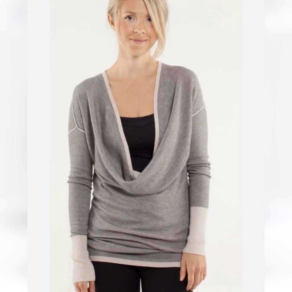 Lululemon Serenity Sweater Wrap
Heathered Cashew / Coal Reversible est 6-8 - Picture 2 of 11